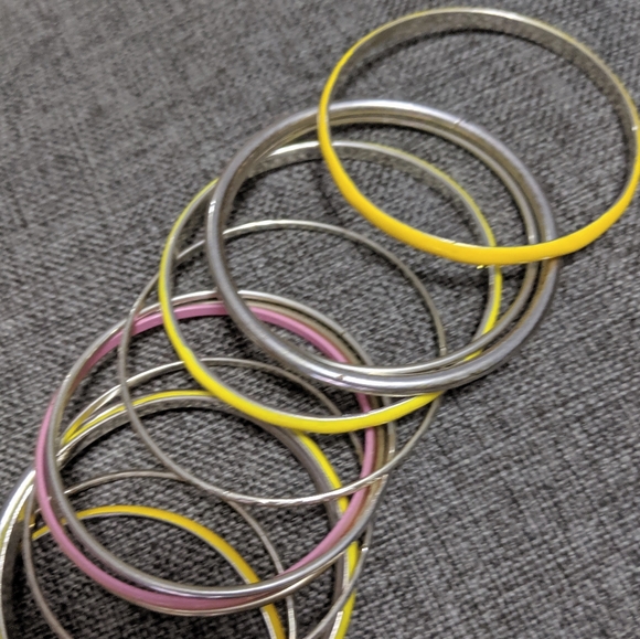 3/$15🍎Bangle Bracelets - Picture 2 of 6